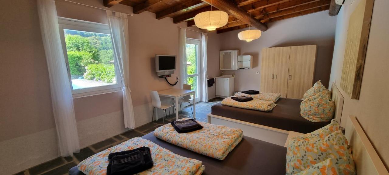 Casa Romantica Colico Esterno foto