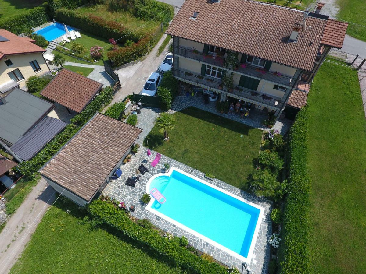 Casa Romantica Colico Esterno foto